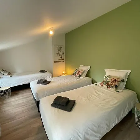 Maison Familiale Avec Babyfoot Et Piscine Chauffee - Fr-1-426-597 Soullans