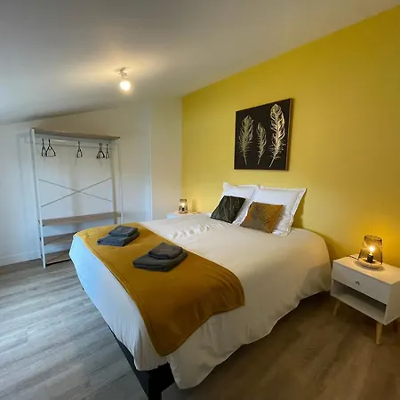 Hébergement de vacances Maison Familiale Avec Babyfoot Et Piscine Chauffée - Fr-1-426-597 *